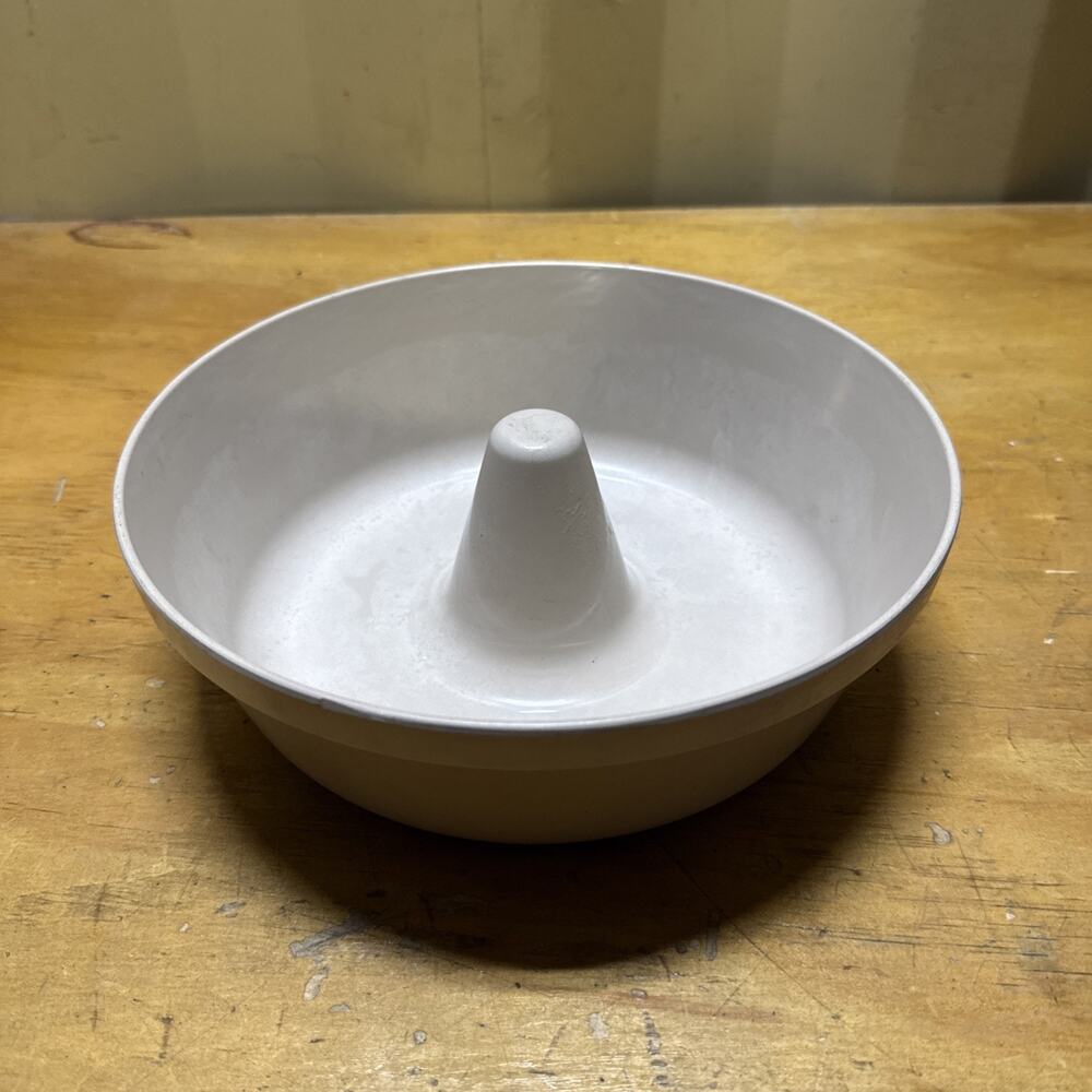 Anchor Hocking ⚓️ Bundt Pan Microware